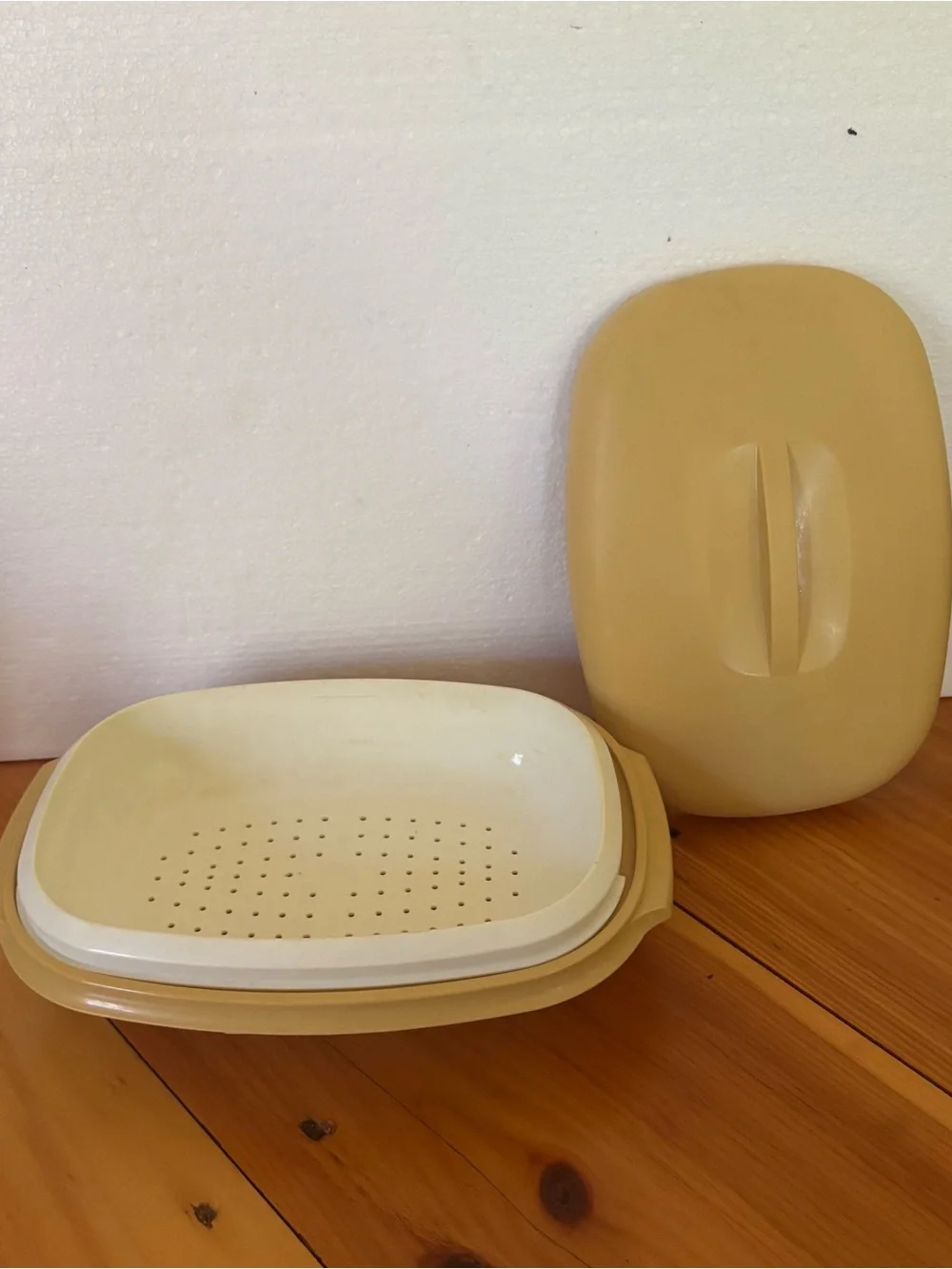 Vintage Tupperware Harvest Gold Produce Keeper Crisper